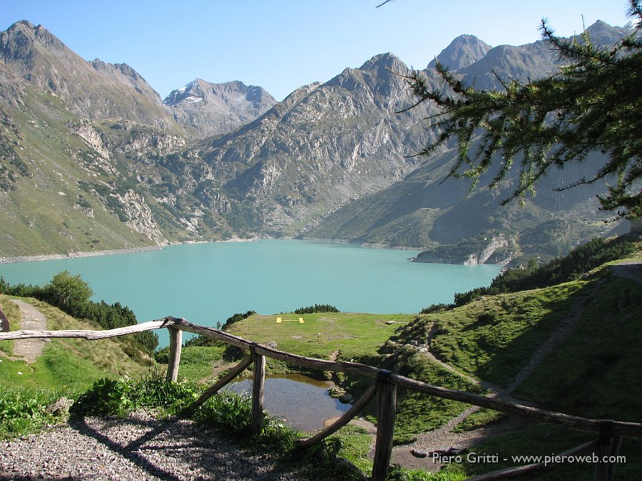 maslnaa-curo 042.jpg - Ecco il lago del Barbellino, il più grande bacino artificiale delle Orobie Bergamasche. La diga progettata nel 1917 e terminata nel 1931